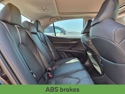 Used 2020 Toyota Camry XSE FWD image 28