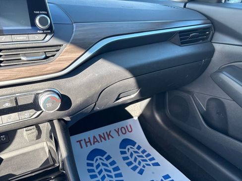 Used 2024 Nissan Altima 2.5 SV image 24