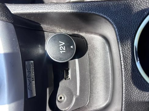 Used 2014 Ford Fiesta SE FWD image 22