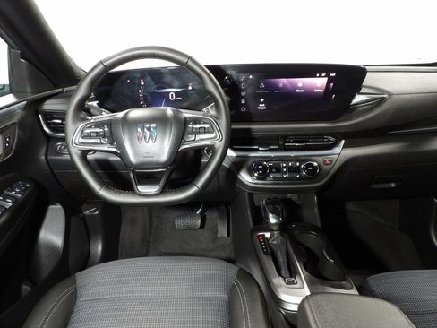 Used 2025 Buick Envista Preferred w/ Convenience I Package FWD image 16