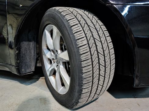 Used 2012 Acura TL w/ Technology Package FWD image 25