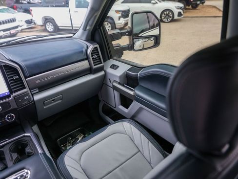 Used 2022 Ford F350 Limited image 29