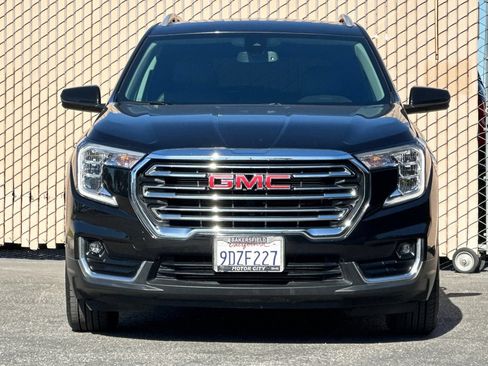 Certified 2023 GMC Terrain SLT w/ LPO, Cargo Package FWD image 9