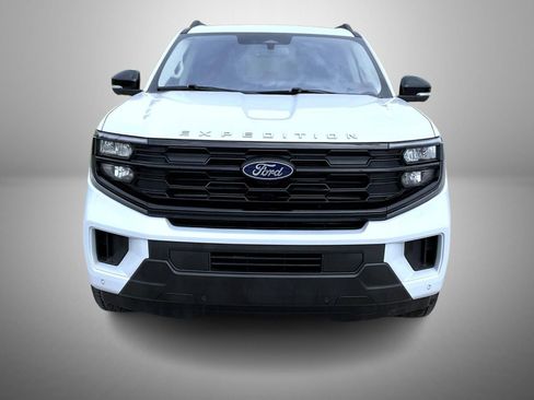 Used 2025 Ford Expedition Max Active AWD/4WD image 2