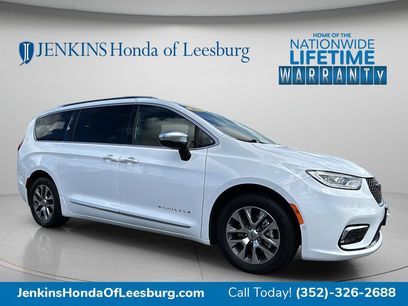 Used 2023 Chrysler Pacifica Pinnacle