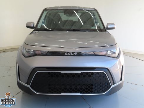 Used 2025 Kia Soul LX w/ LX Technology Package FWD image 9