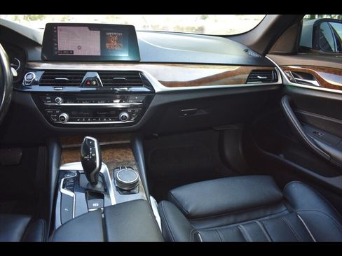 Used 2019 BMW 540i w/ Convenience Package RWD image 31