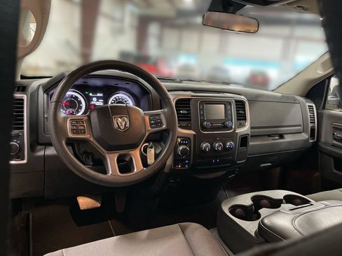 Used 2024 RAM 1500 Classic SLT AWD/4WD image 18