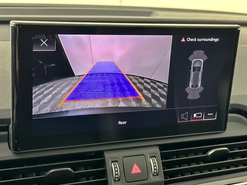 Used 2023 Audi Q5 2.0T Premium w/ Convenience Package image 18