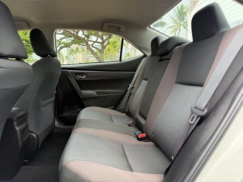 Used 2018 Toyota Corolla LE FWD image 15