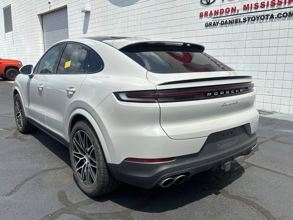Used 2024 Porsche Cayenne S AWD/4WD image 6