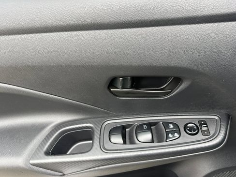 Used 2024 Nissan Versa S FWD image 11