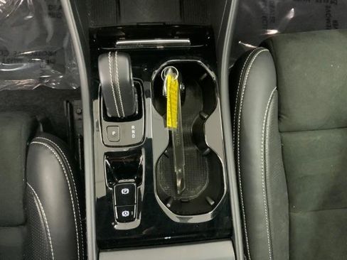 Used 2020 Volvo XC40 T5 R-Design image 15