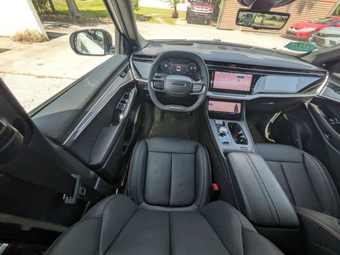Used 2024 Jeep Wagoneer Launch Edition AWD/4WD image 17