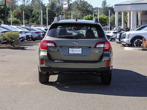 Used 2017 Subaru Outback 3.6R Limited AWD/4WD image 4
