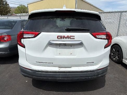Used 2024 GMC Terrain SLE AWD/4WD image 3