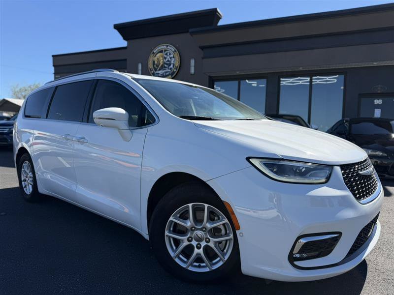 Used 2021 Chrysler Pacifica Touring-L w/ Premium & Safety Sphere Group FWD image 8
