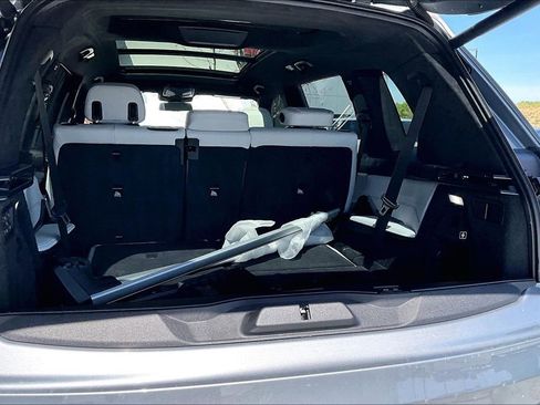 Used 2024 BMW X7 xDrive40i w/ Parking Assistance Package image 24