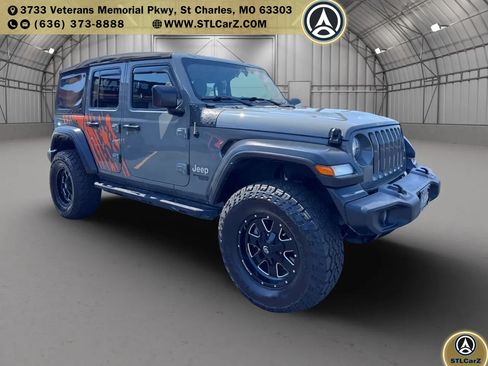 Used 2018 Jeep Wrangler Unlimited Sport S AWD/4WD image 1