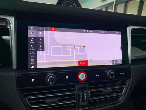 Used 2023 Porsche Macan image 21