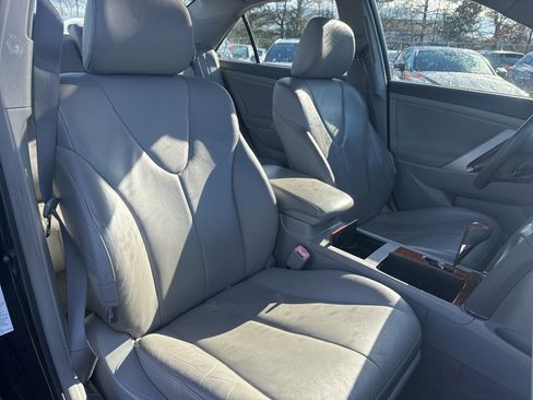 Used 2010 Toyota Camry XLE image 14