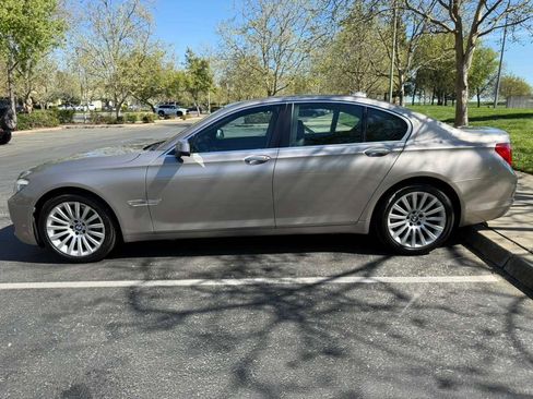 Used 2012 BMW 750i image 2