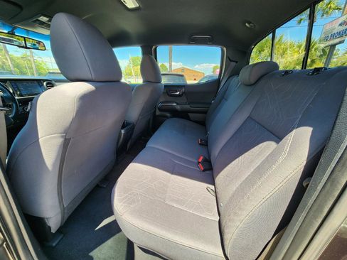 Used 2017 Toyota Tacoma TRD Off-Road w/ Tow Package image 13