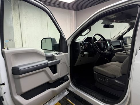 Used 2017 Ford F150 XLT w/ Equipment Group 302A Luxury image 11