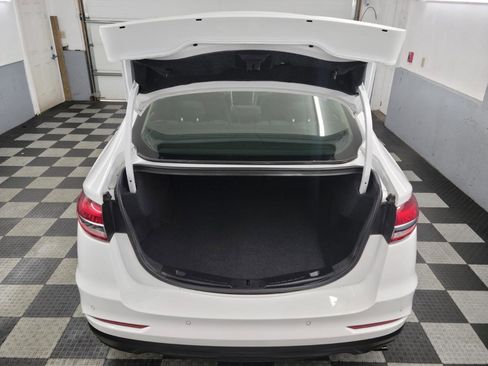 Used 2020 Ford Fusion SE FWD image 9