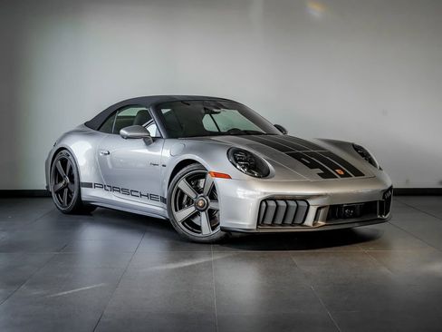 Used 2026 Porsche 911 Carrera GTS RWD image 9