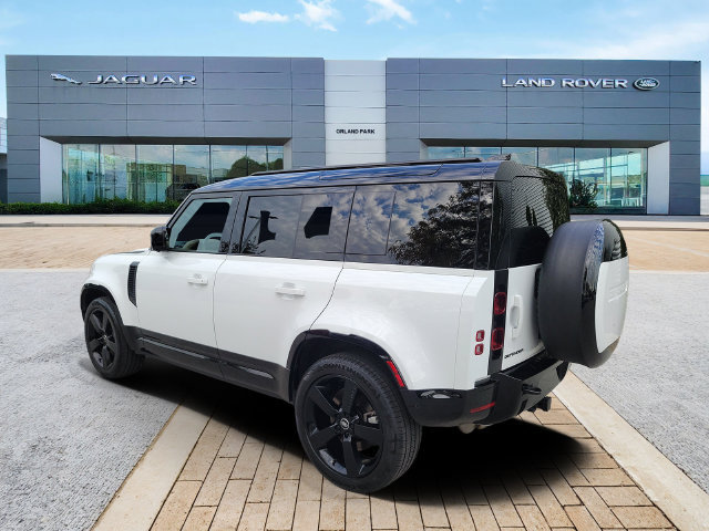 Used 2025 Land Rover Defender 110 X-Dynamic SE AWD/4WD image 6