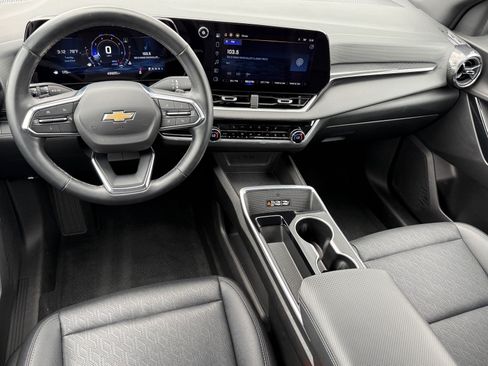 Used 2025 Chevrolet Equinox LT w/ Convenience Package II FWD image 12