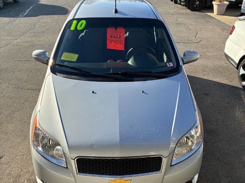 Used 2010 Chevrolet Aveo5 LS image 2