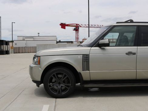 Used 2010 Land Rover Range Rover Supercharged AWD/4WD image 11
