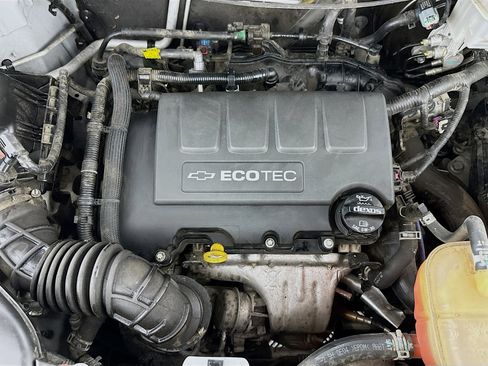 Used 2017 Chevrolet Trax LT w/ LT Convenience Package image 38