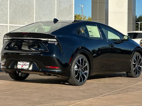 New 2026 Toyota Prius Plug-In Hybrid image 4