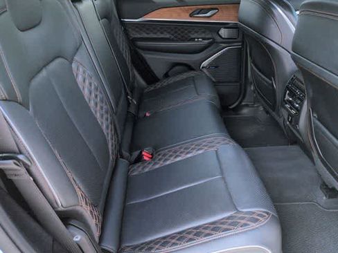 Certified 2023 Jeep Grand Cherokee Summit AWD/4WD image 21