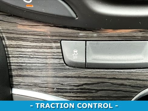Used 2017 Buick Envision Essence FWD image 36
