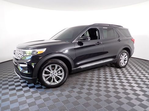 Used 2024 Ford Explorer XLT w/ Equipment Group 202A AWD/4WD image 11