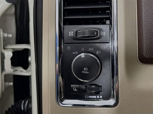 Used 2018 RAM 1500 Laramie Longhorn w/ Longhorn Southfork Package image 12