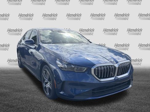 Used 2024 BMW i5 eDrive40i w/ Convenience Package RWD image 2