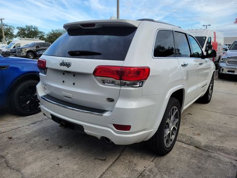 Used 2019 Jeep Grand Cherokee Overland AWD/4WD image 3
