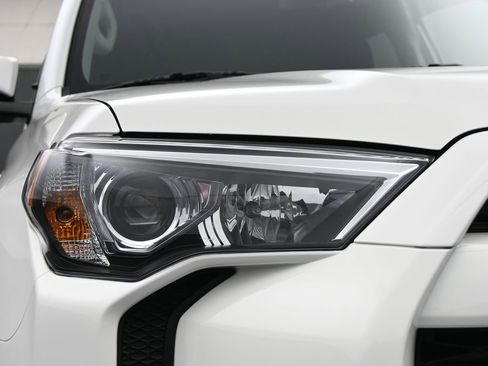 Used 2021 Toyota 4Runner SR5 image 11