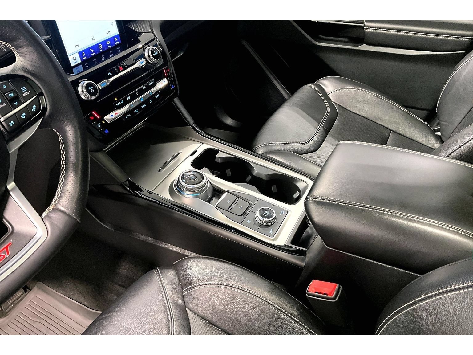 Used 2024 Ford Explorer ST w/ Equipment Group 401A AWD/4WD image 25