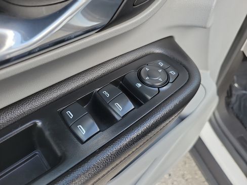 Used 2020 GMC Terrain SLE FWD image 23