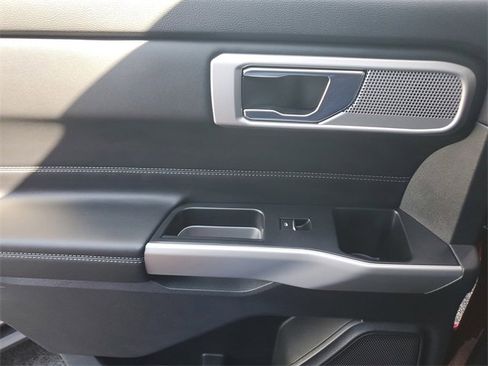 Certified 2021 Ford Explorer Limited w/ Hybrid Equipment Group 310A image 18