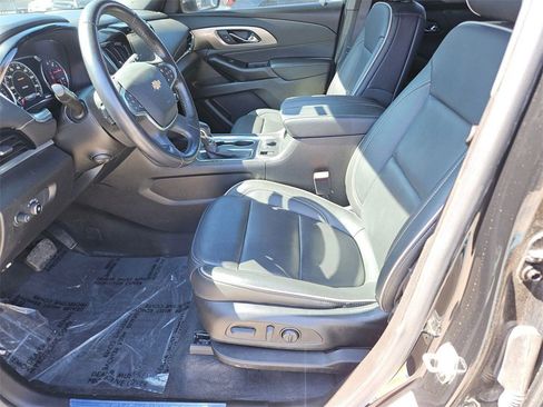Used 2022 Chevrolet Traverse Premier image 16