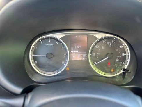 Used 2021 Nissan Kicks S FWD image 12