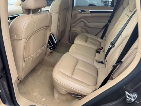 Used 2016 Porsche Cayenne S w/ Premium Plus Package image 19