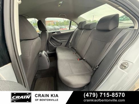 Used 2015 Volkswagen Jetta SE FWD image 24